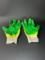 Перчатки строительные зеленые обливные