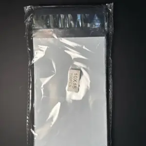 Курьерский пакет 10×15 см бело-серый без печати, без кармана